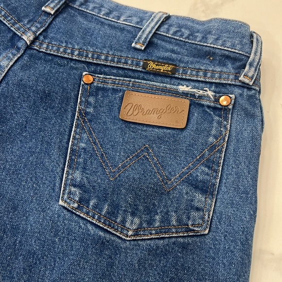 Wrangler cutoff shorts - Picture 2 of 8